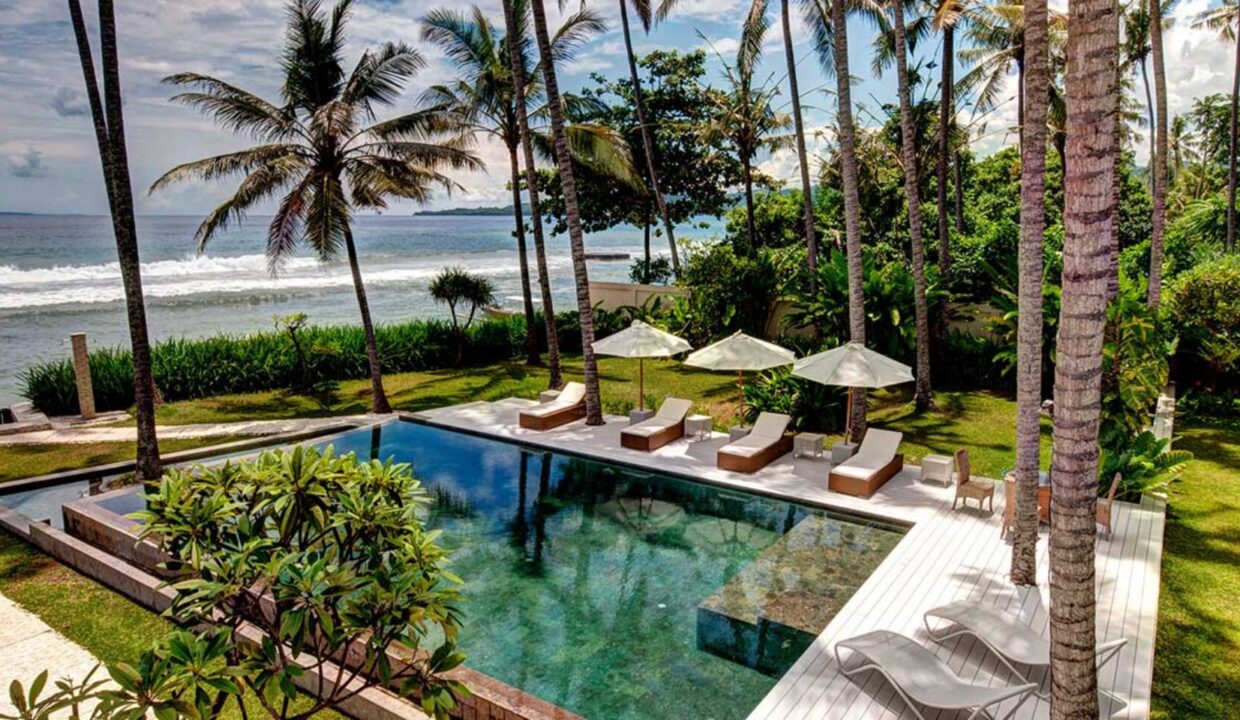 Beach-Front-Villa-Gita-Segara-Bali-1740x960-c-center