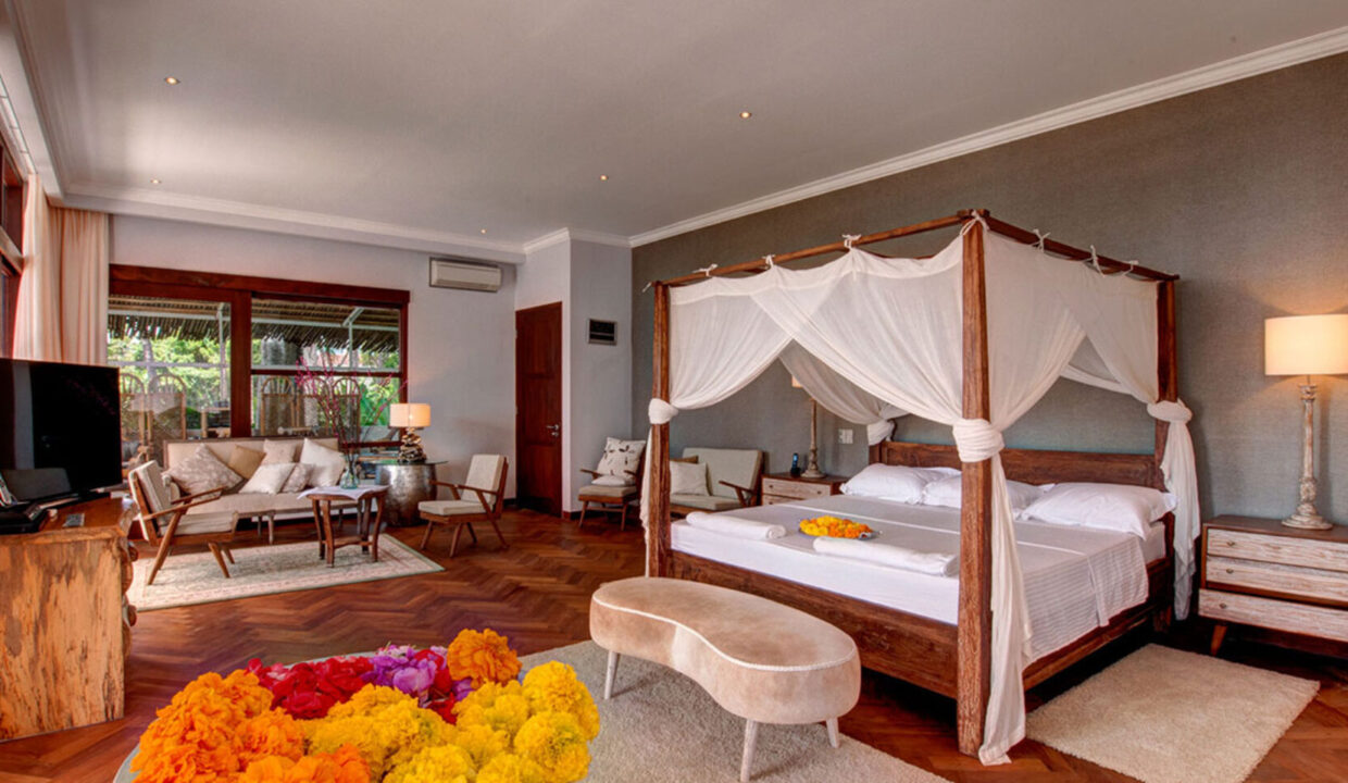 Master-Bedroom-Villa-Gita-Segara-Bali-1740x960-c-center